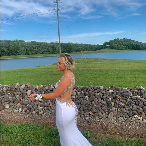 Gorgeous white and gold prom dress!! - Picture 3 of 4